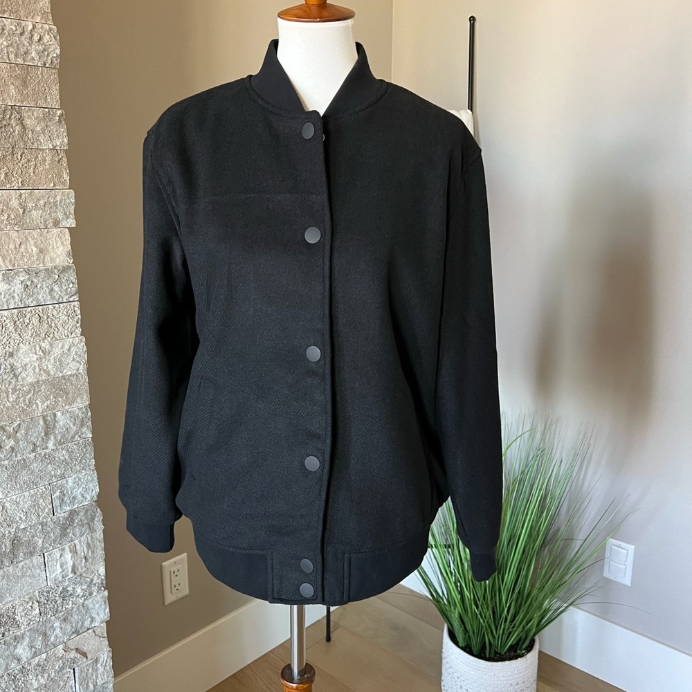 NWOT - bomber style jacket